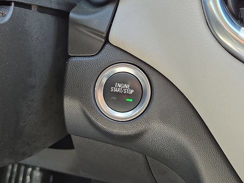 Used 2022 Chevrolet Equinox LT FWD image 31