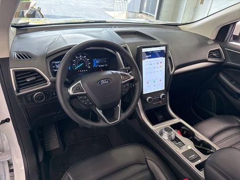 Used 2024 Ford Edge SEL w/ Convenience Package AWD/4WD image 16