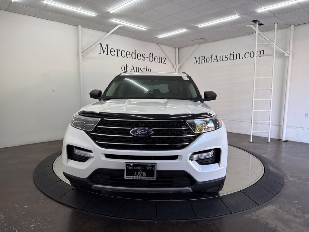 Used 2020 Ford Explorer XLT w/ Equipment Group 202A AWD/4WD image 2