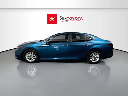 Used 2025 Toyota Camry LE FWD image 7