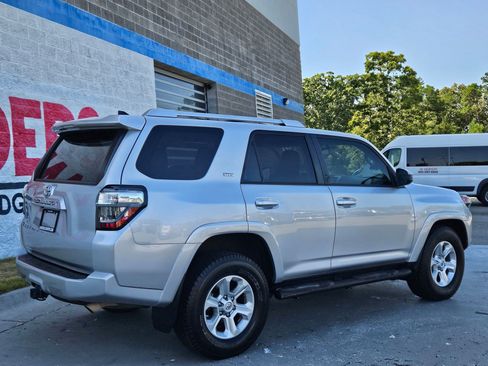 Used 2018 Toyota 4Runner SR5 RWD image 7