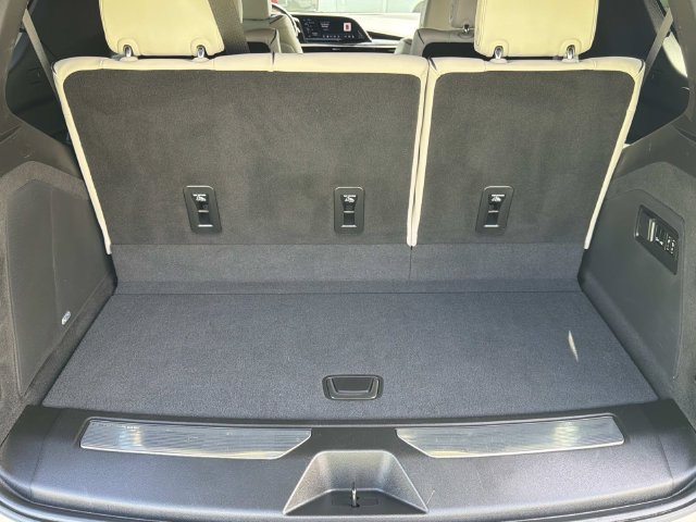Used 2022 Cadillac Escalade Sport w/ Touring Package AWD/4WD image 25