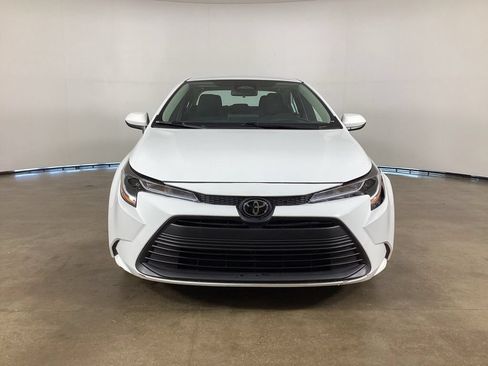 Used 2024 Toyota Corolla LE FWD image 3