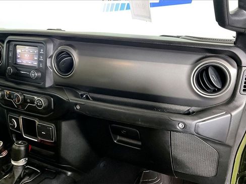 Used 2021 Jeep Gladiator Sport image 12