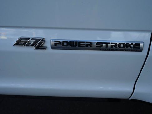 Used 2021 Ford F350 Platinum AWD/4WD image 3