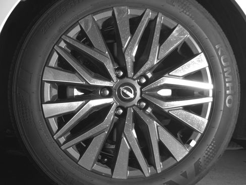 Used 2025 Nissan Altima 2.5 SV FWD image 12