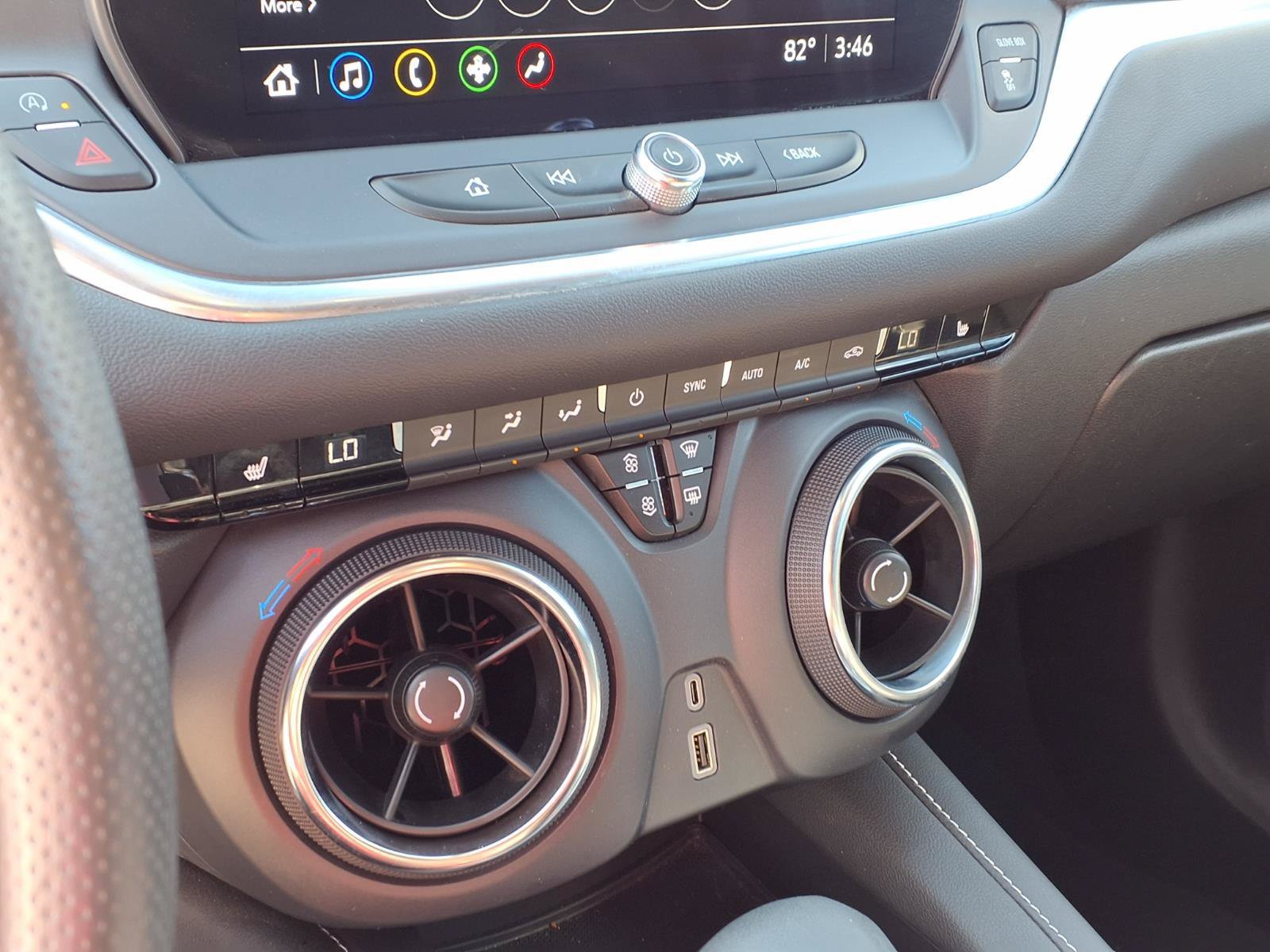Used 2025 Chevrolet Blazer LT FWD image 10