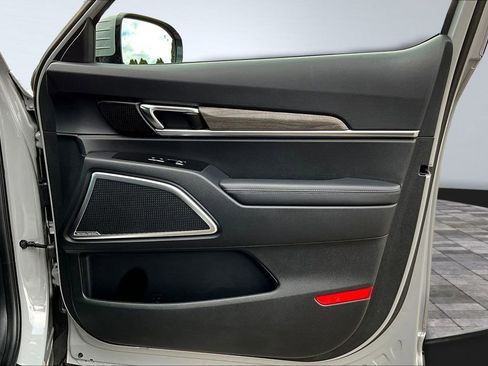 Used 2022 Kia Telluride SX w/ SX Prestige Package image 24