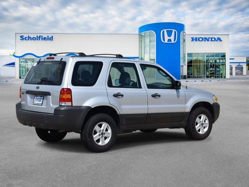 Used 2006 Ford Escape XLS FWD image 3