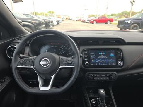 Used 2023 Nissan Kicks SR w/ SR Premium Package FWD image 11