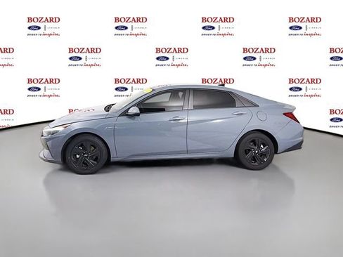 Used 2023 Hyundai Elantra SEL w/ Cargo Package FWD image 5