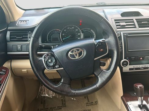 Used 2014 Toyota Camry XLE FWD image 17