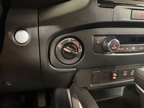 Used 2022 Nissan Frontier SV w/ Technology Package AWD/4WD image 24