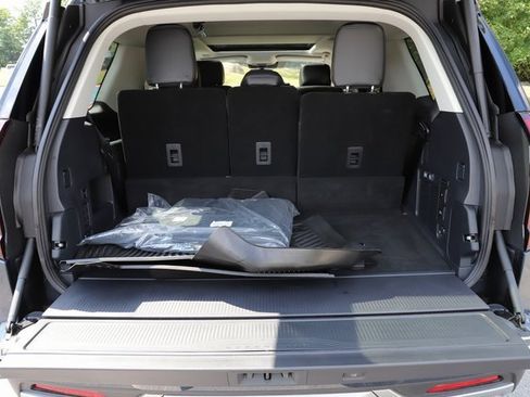 Certified 2025 Ford Expedition Platinum w/ Driver's Package image 14