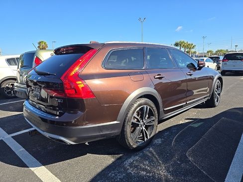 Used 2018 Volvo V90 T5 Cross Country w/ Convenience Package image 10