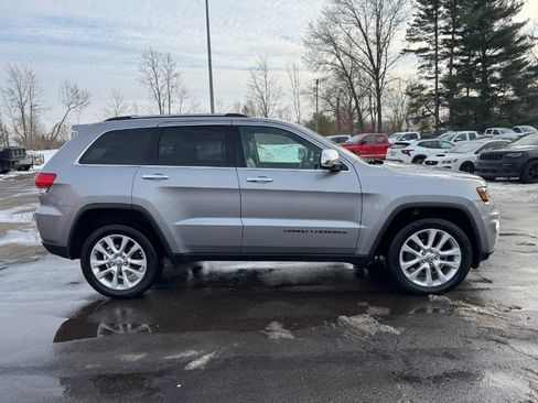 Used 2017 Jeep Grand Cherokee Limited w/ Luxury Group II image 6