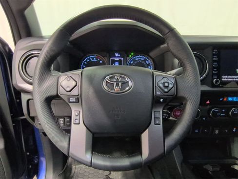 Used 2023 Toyota Tacoma TRD Off-Road w/ TRD Premium Off Road Package image 31