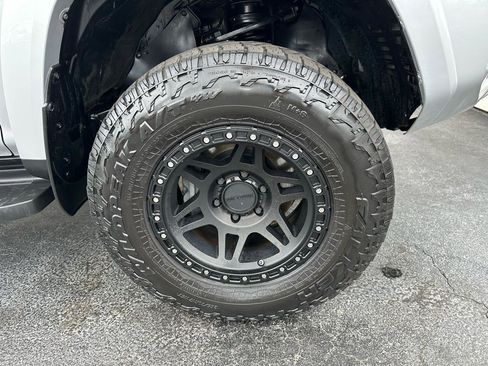 Used 2021 Toyota 4Runner SR5 Premium AWD/4WD image 28