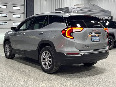 Certified 2024 GMC Terrain SLT w/ Infotainment Package II image 3