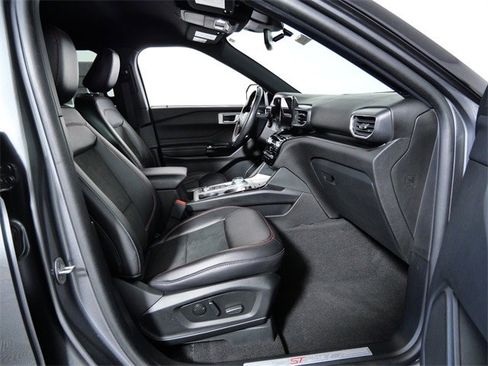 Certified 2023 Ford Explorer ST-Line image 11