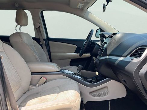 Used 2012 Dodge Journey SXT w/ Flexible Seating Group FWD image 10