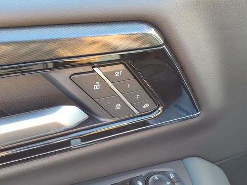 New 2025 GMC Yukon AT4 image 8