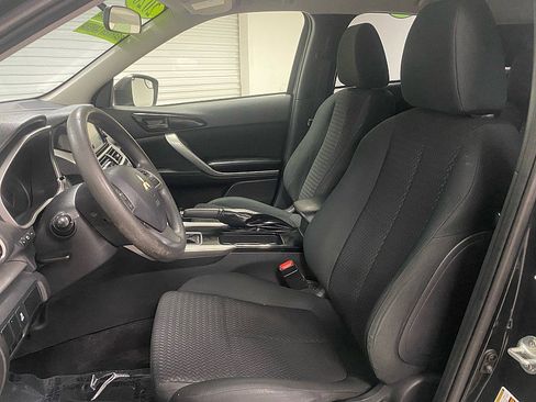 Used 2020 Mitsubishi Eclipse Cross ES image 11