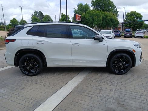 New 2026 Volkswagen Tiguan SE R-Line FWD image 8