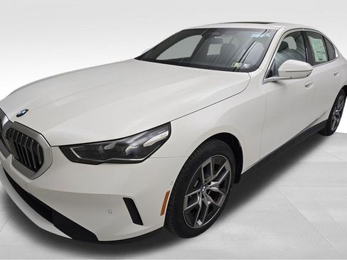 New 2026 BMW 530i xDrive image 5