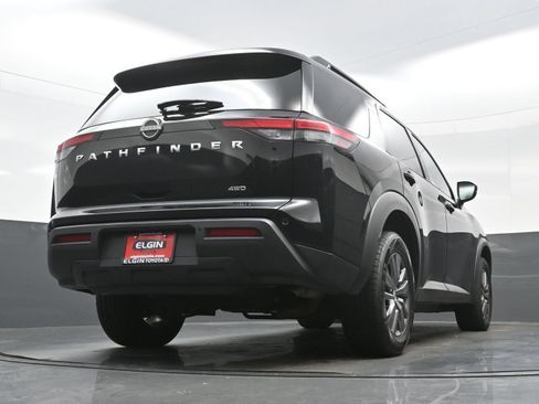 Used 2025 Nissan Pathfinder SV AWD/4WD image 34