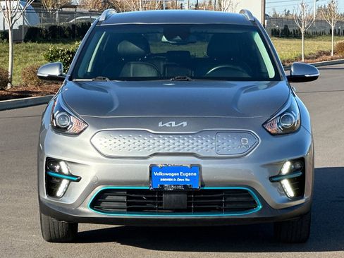 Used 2022 Kia Niro EX image 8
