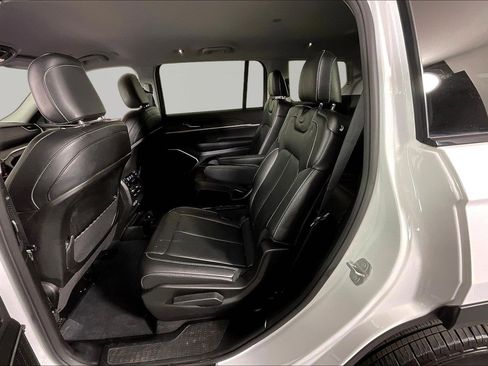 Used 2023 Jeep Grand Cherokee L Limited AWD/4WD image 22