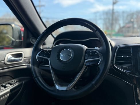 Used 2019 Jeep Grand Cherokee Limited X image 22