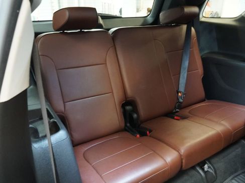Used 2018 Chevrolet Traverse High Country AWD/4WD image 24