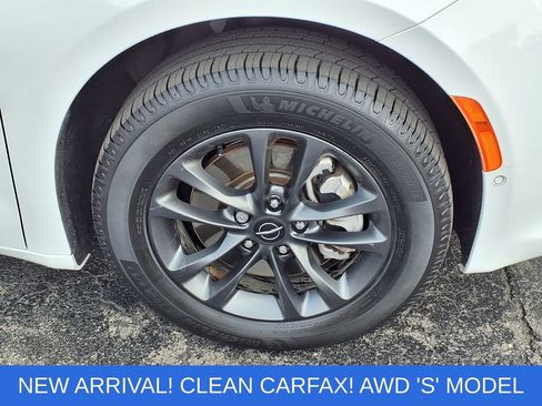 Used 2020 Chrysler Pacifica Touring-L w/ Advanced Safetytec Group AWD/4WD image 29