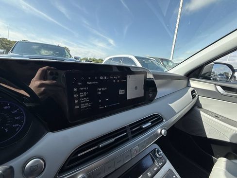 Used 2022 Hyundai Palisade SEL w/ Premium Package FWD image 19