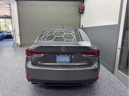 Used 2017 Lexus IS 200t F Sport w/ F Sport Package RWD image 4