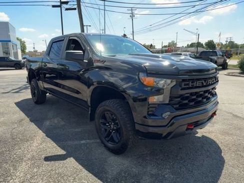 Used 2024 Chevrolet Silverado 1500 Custom Trail Boss AWD/4WD image 2