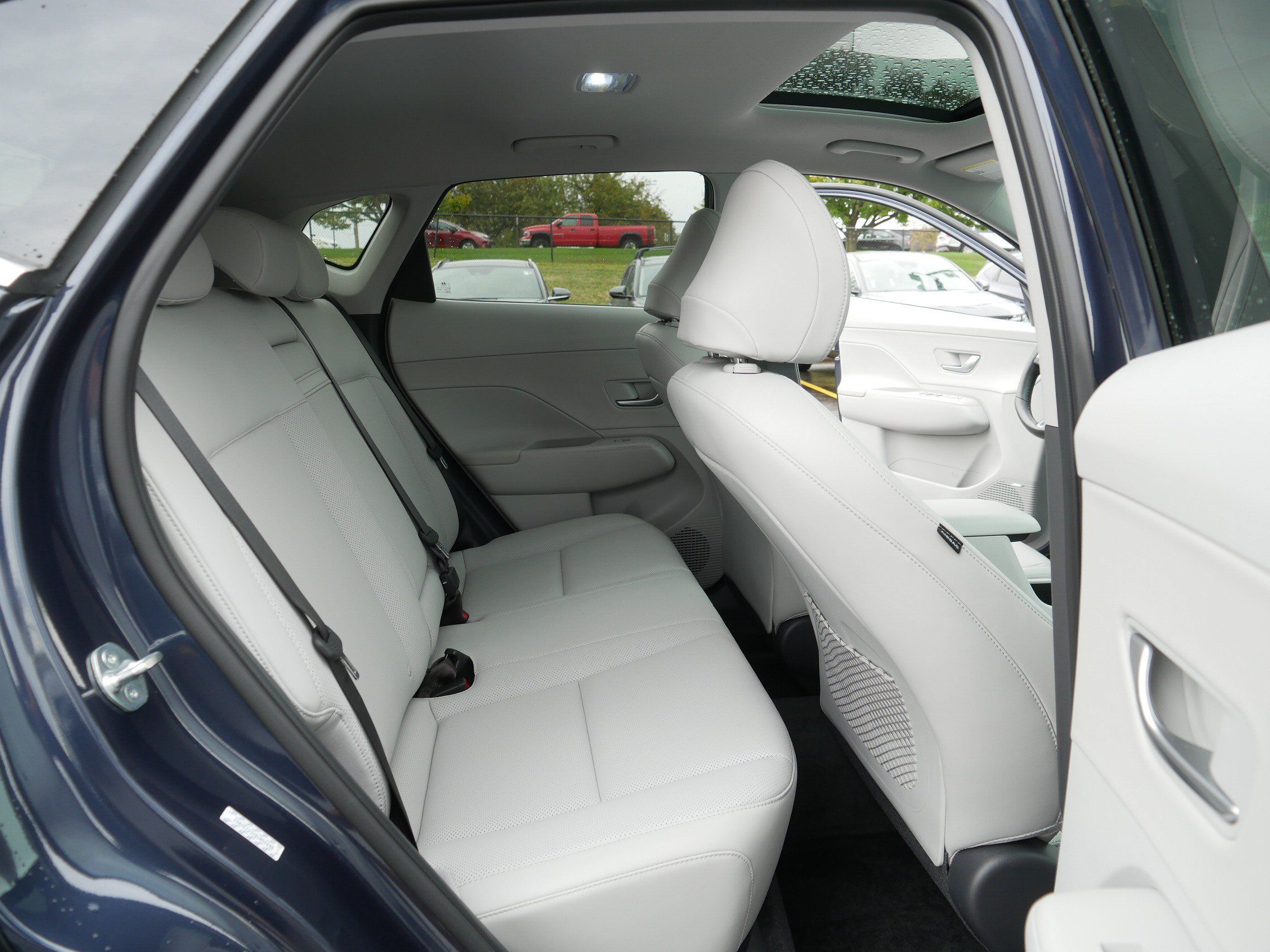 Used 2024 Hyundai Kona Limited AWD/4WD image 18