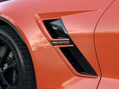 Used 2019 Chevrolet Corvette Grand Sport w/ Carbon Flash Badge Package image 16