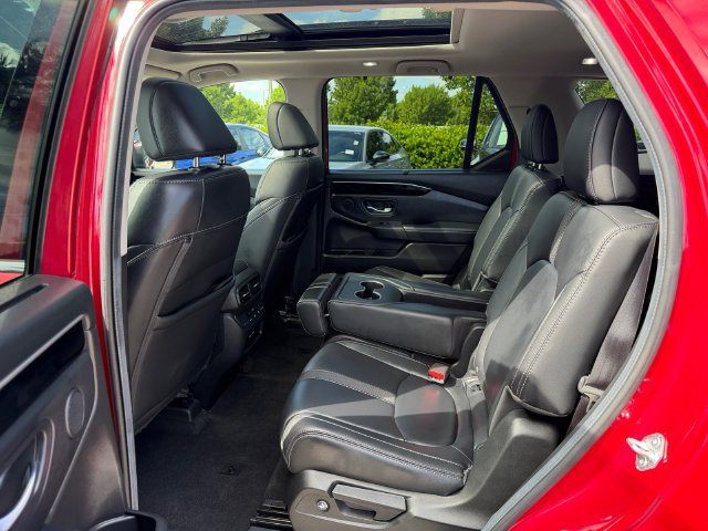 Used 2024 Honda Pilot Touring image 14