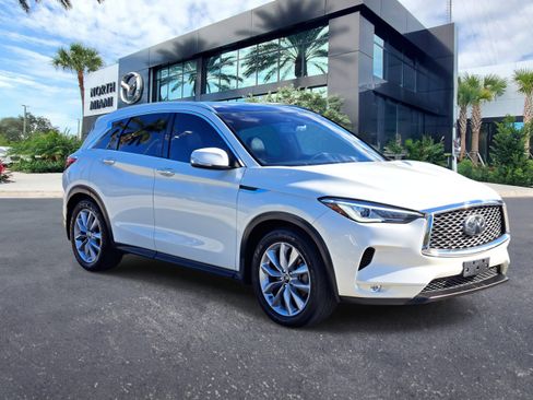 Used 2020 INFINITI QX50 Luxe w/ Navigation Package image 3