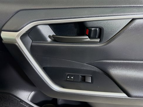 Used 2020 Toyota RAV4 LE image 30