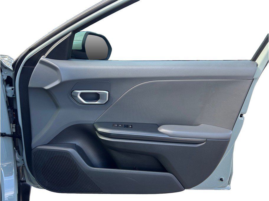 Used 2025 Kia K4 FWD image 37