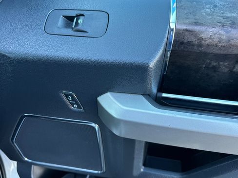 Used 2022 Ford F250 Lariat w/ Lariat Value Package image 21