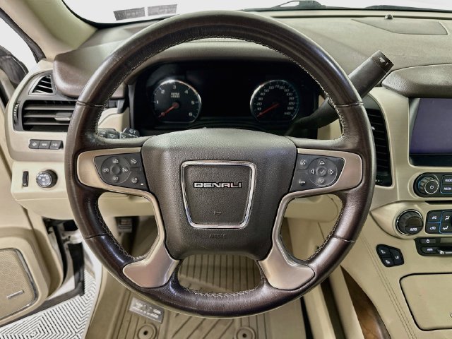 Used 2020 GMC Yukon XL Denali w/ Denali Premium Package AWD/4WD image 15