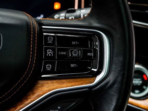 Used 2022 Jeep Grand Wagoneer Series III w/ Rear Seat Video Group 1 image 27