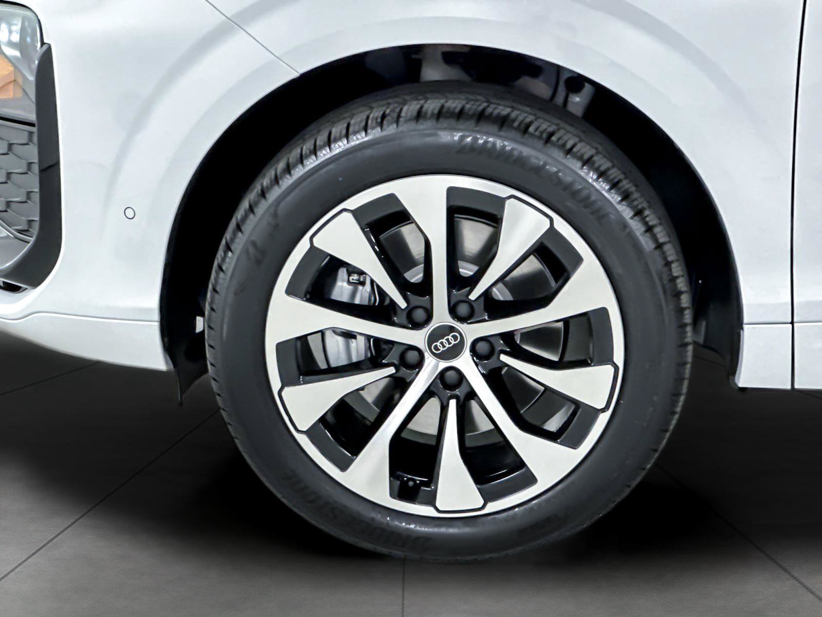 New 2026 Audi Q3 quattro 2.0T AWD/4WD image 25