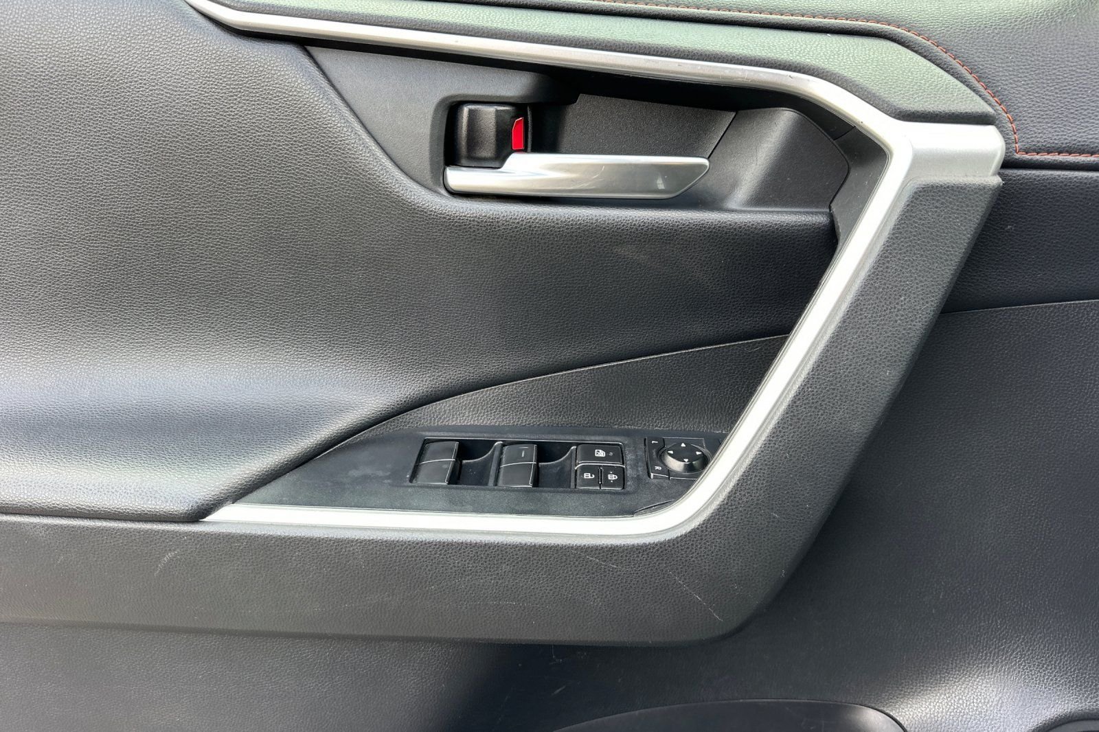 Used 2020 Toyota RAV4 Adventure AWD/4WD image 11