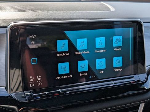 Certified 2026 Volkswagen Atlas Cross Sport SE FWD image 24